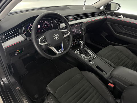Volkswagen Passat Variant 1.4 TSI PHEV GTE | 231PK | Pano l | LED | Sfeerverl. | Trekh. | Camera | Virtual | Adaptive Cruise | Carplay l Stoelverw.