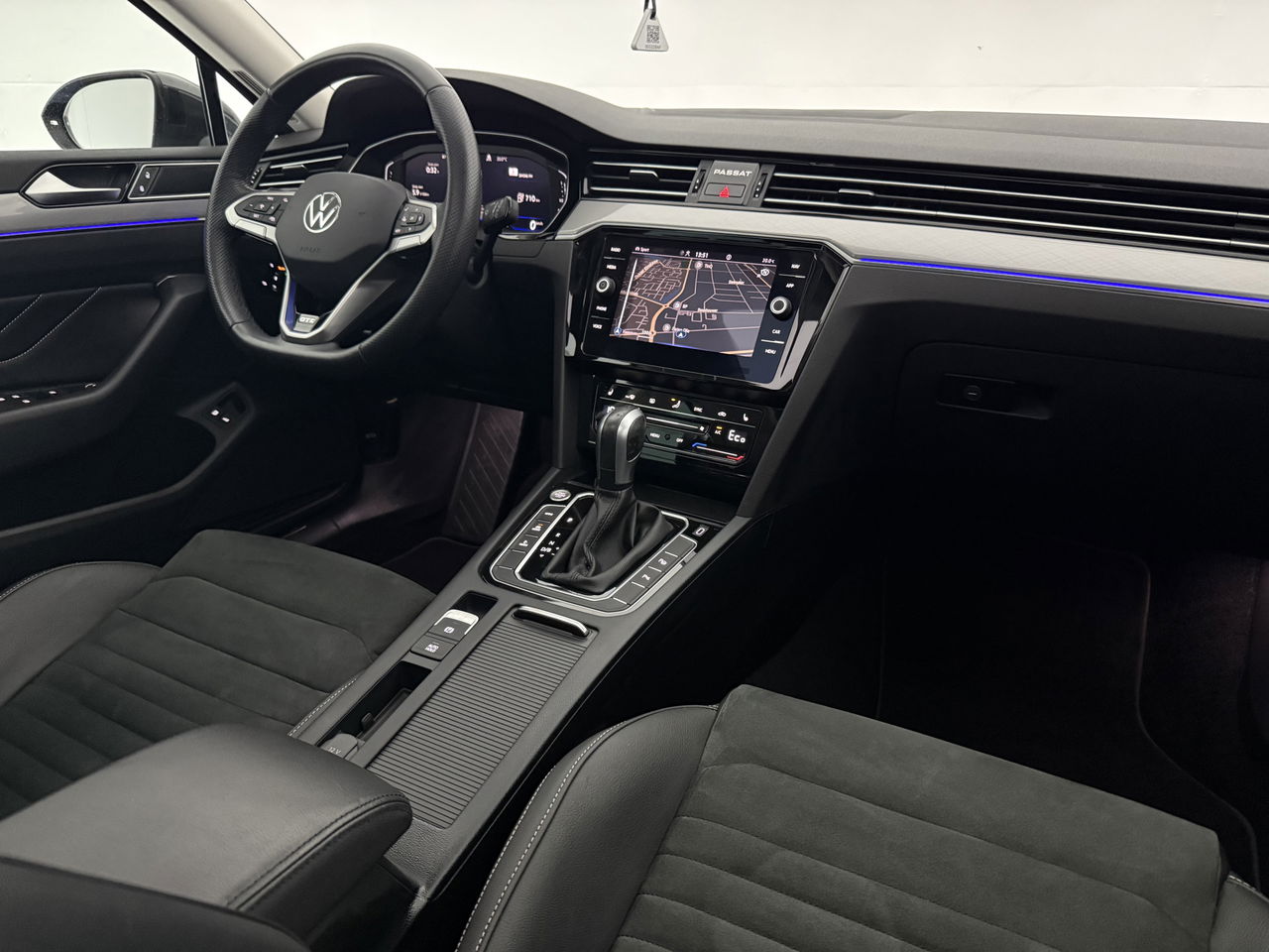 Volkswagen Passat Variant 1.4 TSI PHEV GTE | 231PK | Panoramadak | LED | Sfeerverl. | Trekhaak | Camera | Virtual Cockpit | Carplay