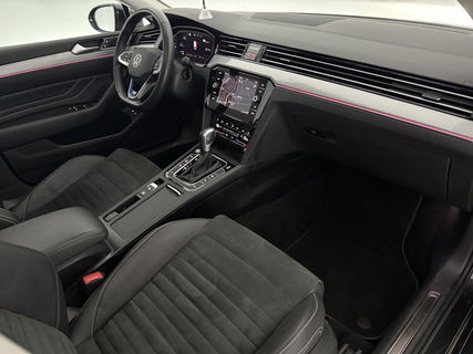 Volkswagen Passat Variant 1.4 TSI PHEV GTE | 231PK | Panoramadak | LED | Sfeerverl. | Trekhaak | Camera | Virtual Cockpit | Carplay