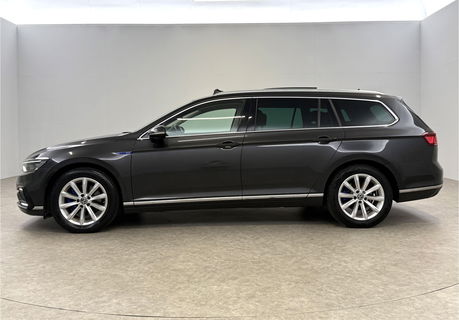 Volkswagen Passat Variant 1.4 TSI PHEV GTE | 231PK | Panoramadak | LED | Sfeerverl. | Trekhaak | Camera | Virtual Cockpit | Carplay