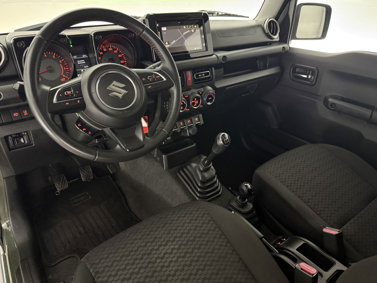 Suzuki Jimny 1.5 Style | 4x4 | AWD | 4 Persoons | Bullbar | Cruise | Navigatie | 15"LMV | Stoelverwarming