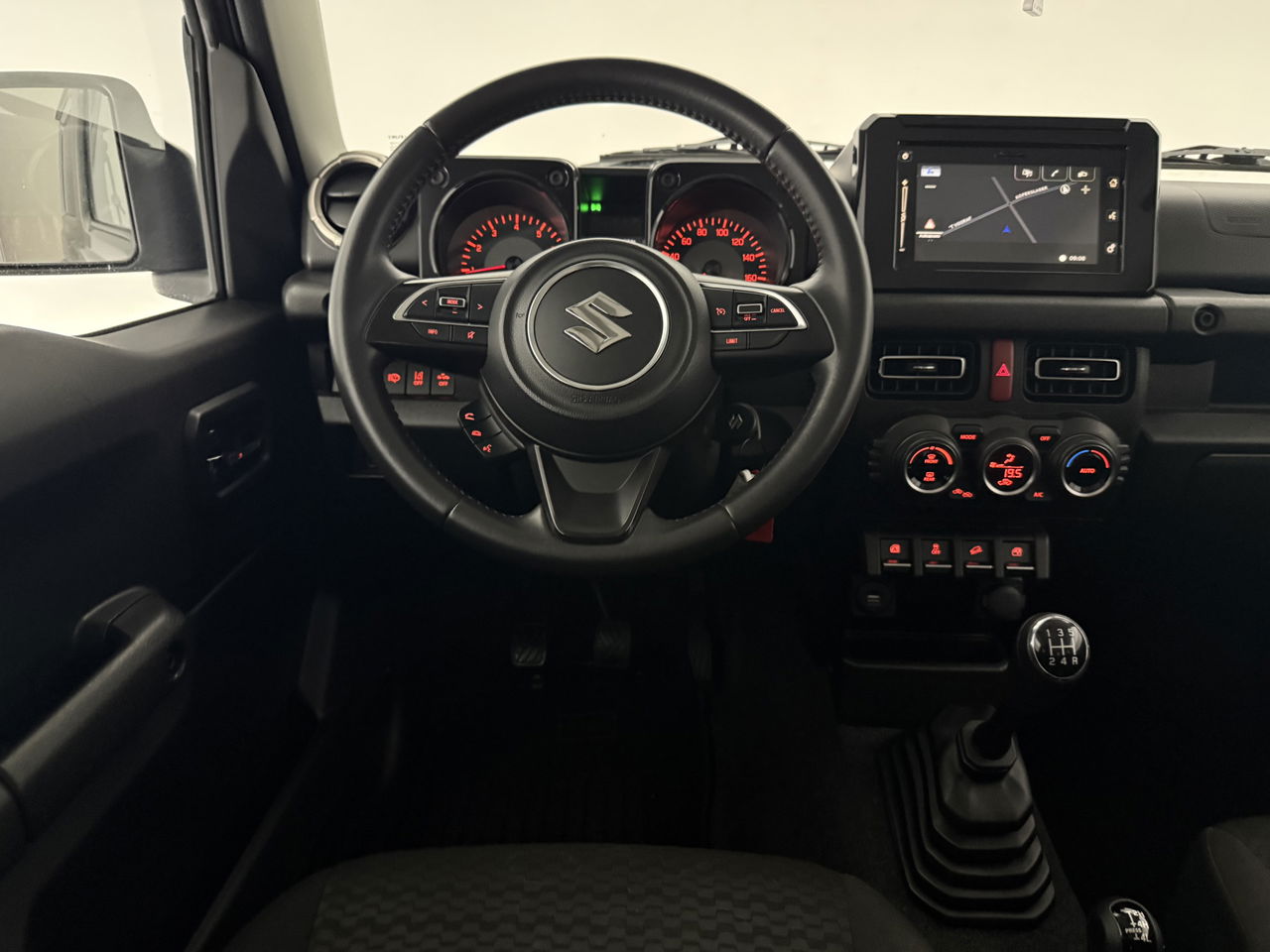Suzuki Jimny 1.5 Style | 4x4 | AWD | 4 Persoons | Bullbar | Cruise | Navigatie | 15"LMV | Stoelverwarming