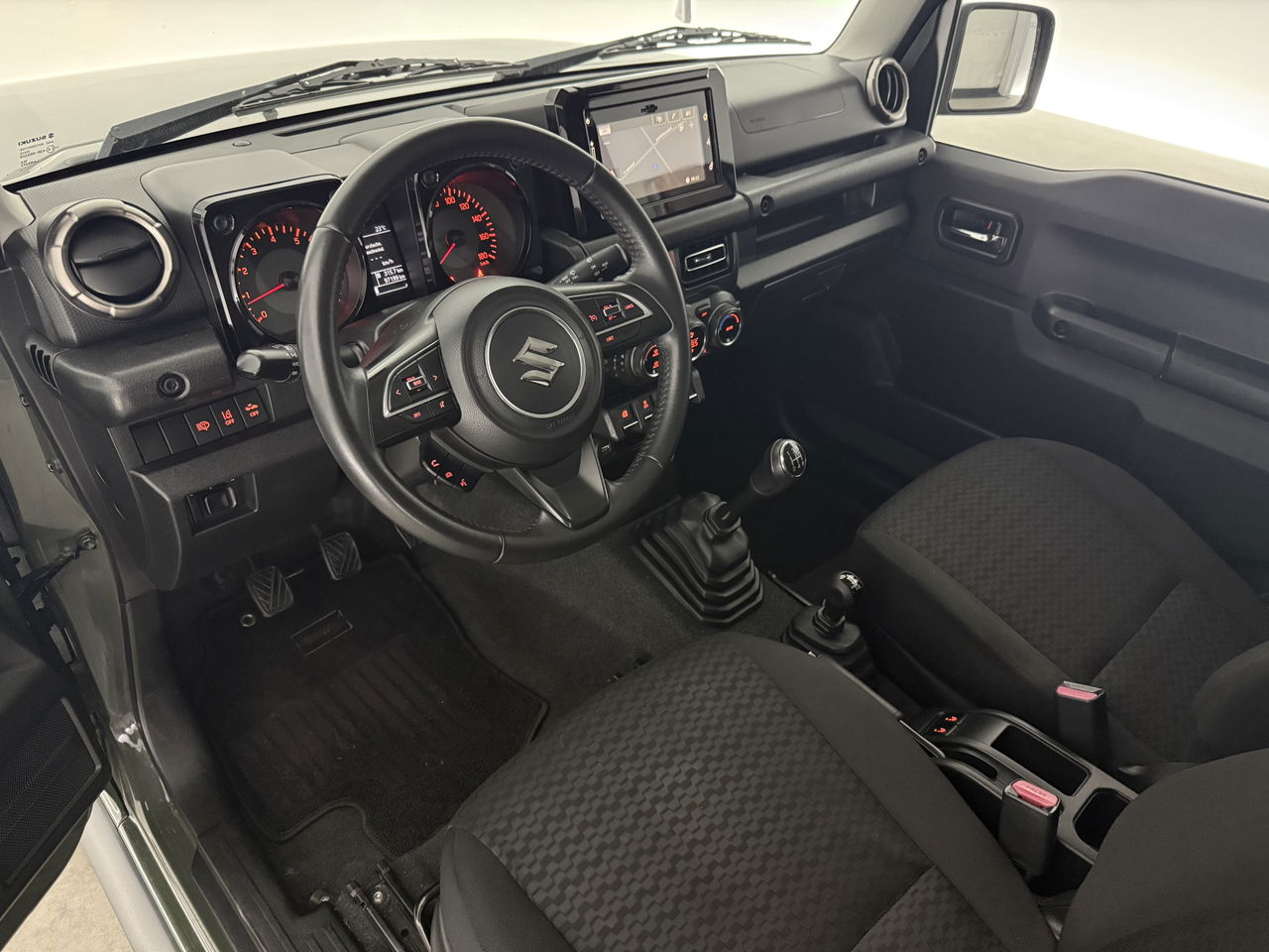 Suzuki Jimny 1.5 Style | 4x4 | AWD | 4 Persoons | Bullbar | Cruise | Navigatie | 15"LMV | Stoelverwarming