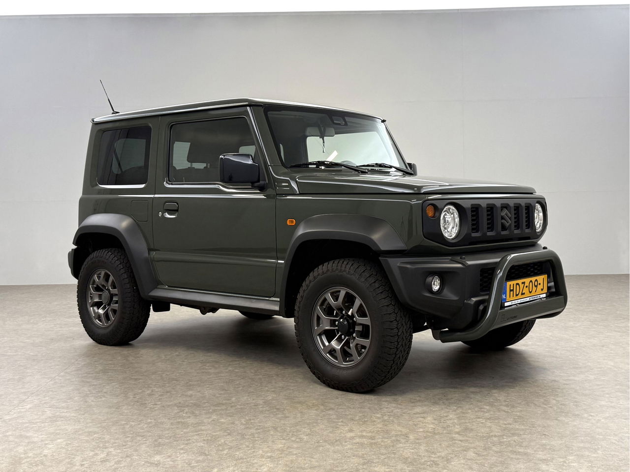 Suzuki Jimny 1.5 Style | 4x4 | AWD | 4 Persoons | Bullbar | Cruise | Navigatie | 15"LMV | Stoelverwarming