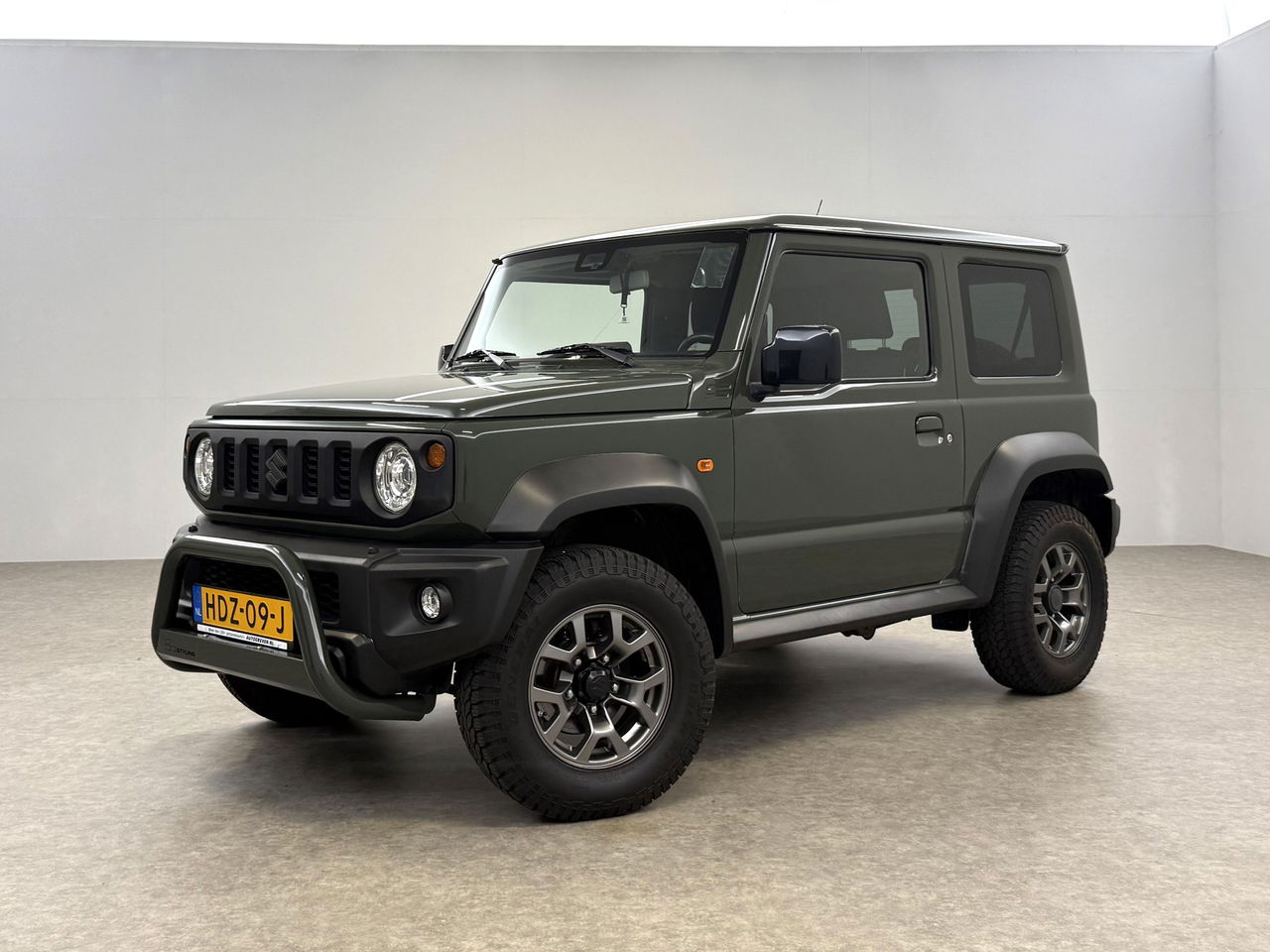 Suzuki Jimny 1.5 Style | 4x4 | AWD | 4 Persoons | Bullbar | Cruise | Navigatie | 15"LMV | Stoelverwarming