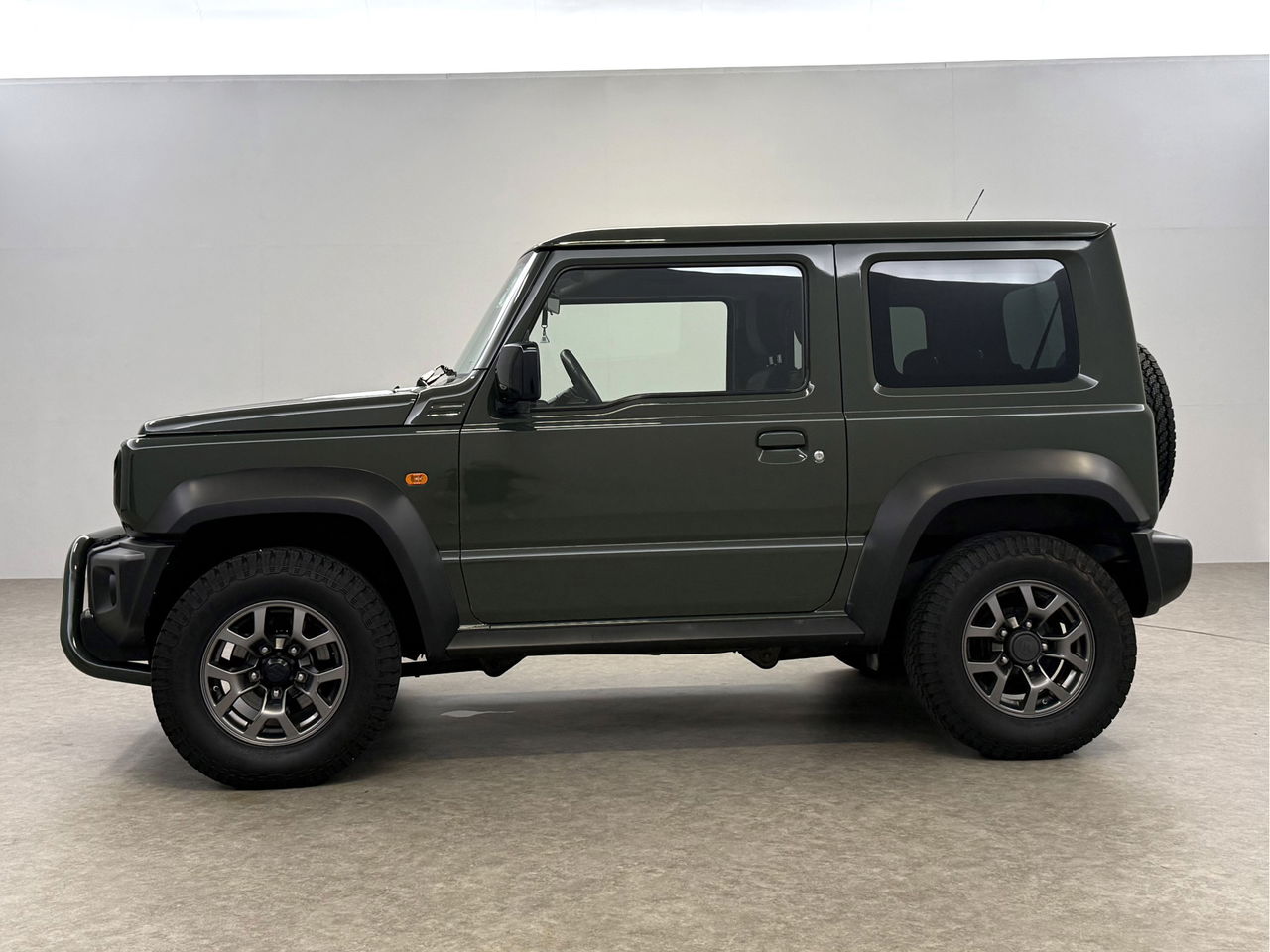 Suzuki Jimny 1.5 Style | 4x4 | AWD | 4 Persoons | Bullbar | Cruise | Navigatie | 15"LMV | Stoelverwarming