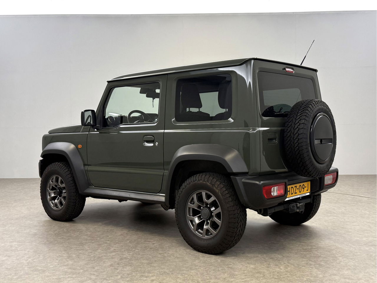 Suzuki Jimny 1.5 Style | 4x4 | AWD | 4 Persoons | Bullbar | Cruise | Navigatie | 15"LMV | Stoelverwarming