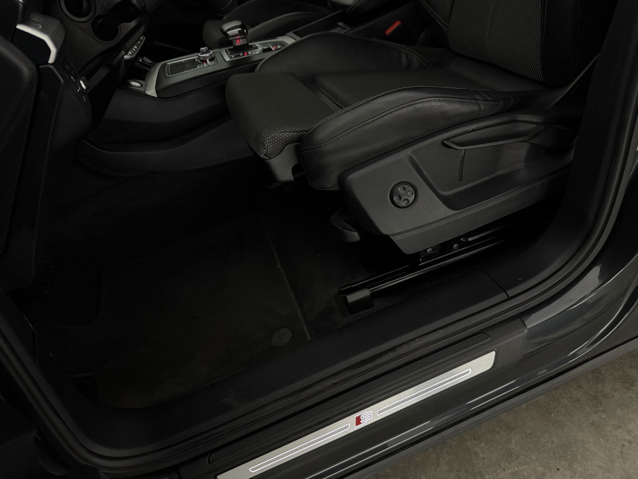 Audi Q5 55 TFSI e Quattro S-line | 327PK | Camera | LED | Virtual Cockpit | Adaptive Cruise | Parkeersens. | 20"LMV