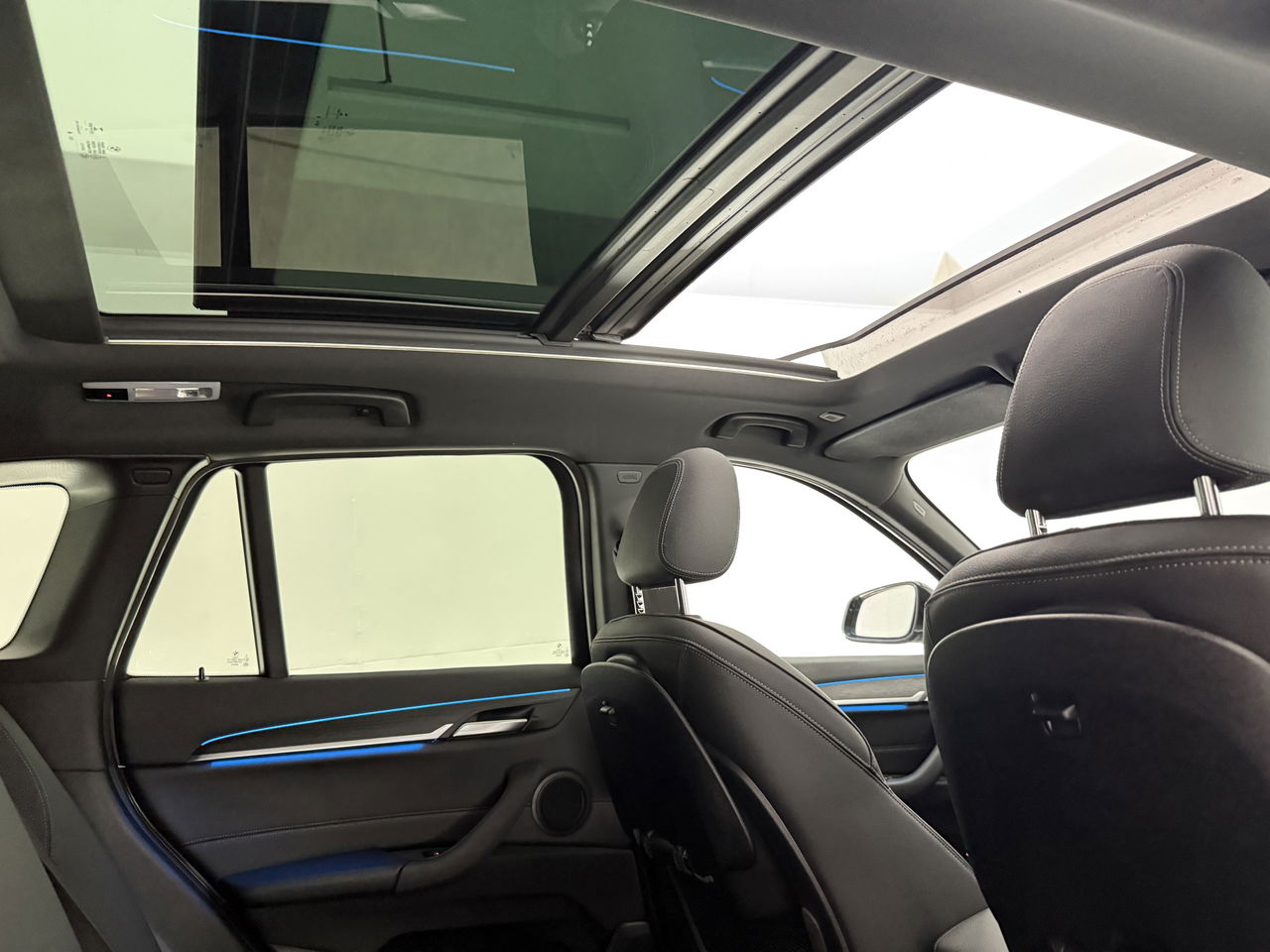BMW X1 xDrive25e M-Sport Panoramadak | Lazer | LED | Sfeerver. | Trekhaak | Carplay | HuD | Camera | Virtual Cockpit