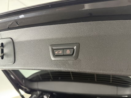 BMW X1 xDrive25e M-Sport Panoramadak | Lazer | LED | Sfeerver. | Trekhaak | Carplay | HuD | Camera | Virtual Cockpit