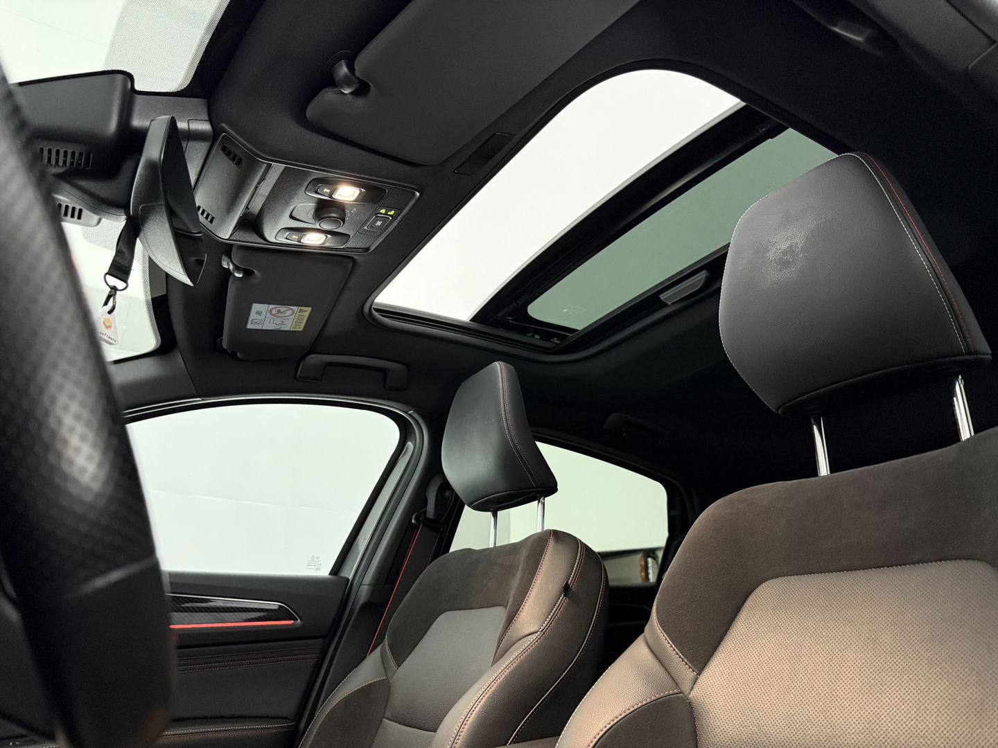 Renault Arkana 1.6 E-Tech Hybrid R.S. Line | Pano | 360° | Virtual | Carplay | LED | Adaptive Cruise | Parkeersens.