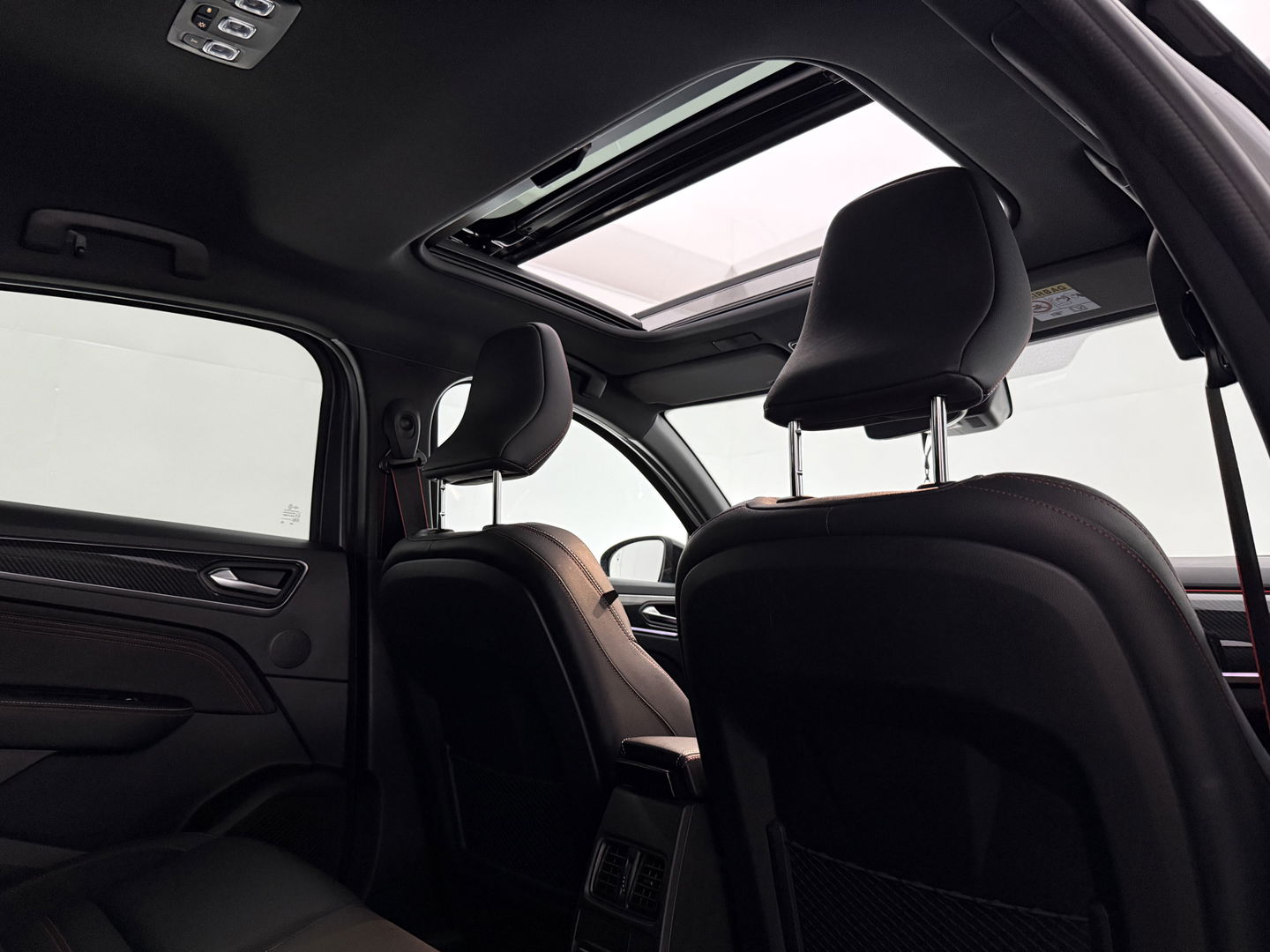 Renault Arkana 1.6 E-Tech Hybrid R.S. Line | Pano | 360° | Virtual | Carplay | LED | Adaptive Cruise | Parkeersens.