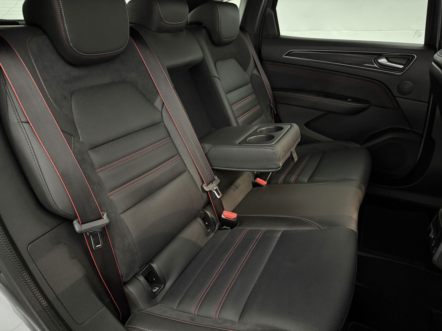 Renault Arkana 1.6 E-Tech Hybrid R.S. Line | Pano | 360° | Virtual | Carplay | LED | Adaptive Cruise | Parkeersens.