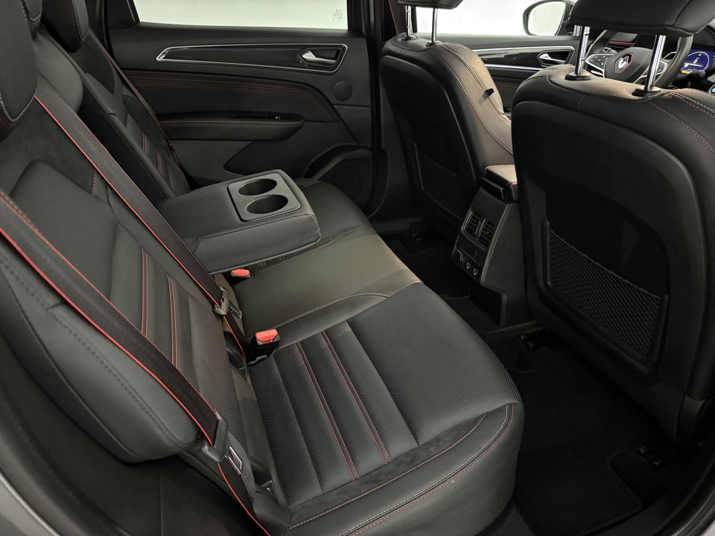 Renault Arkana 1.6 E-Tech Hybrid R.S. Line | Pano | 360° | Virtual | Carplay | LED | Adaptive Cruise | Parkeersens.