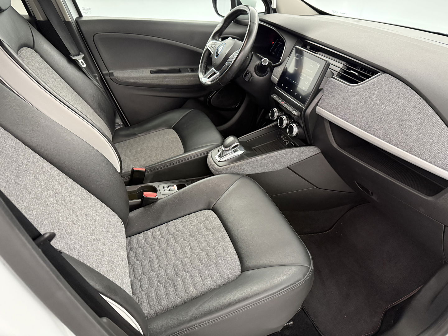 Renault ZOE R110 Life 52 kWh | Huur Accu | Virtual | Carplay | LED | Cruise | Stoel/Stuurverw.