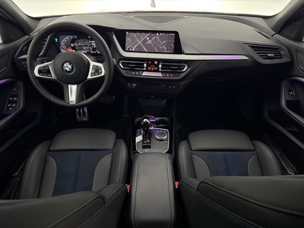 BMW 1-serie 118i M-sport | Sfeerverl. | Virtual | Carplay | Cruise | Parkeersens | LED | NAP