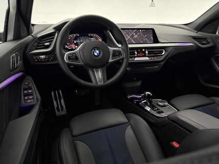 BMW 1-serie 118i M-sport | Sfeerverl. | Virtual | Carplay | Cruise | Parkeersens | LED | NAP
