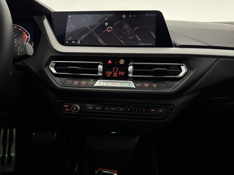 BMW 1-serie 118i M-sport | Sfeerverl. | Virtual | Carplay | Cruise | Parkeersens | LED | NAP