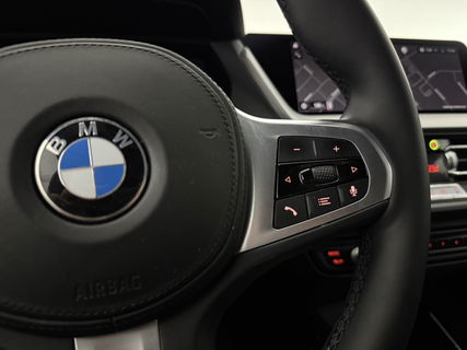 BMW 1-serie 118i M-sport | Sfeerverl. | Virtual | Carplay | Cruise | Parkeersens | LED | NAP