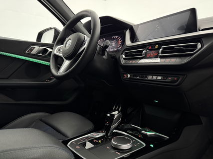 BMW 1-serie 118i M-sport | Sfeerverl. | Virtual | Carplay | Cruise | Parkeersens | LED | NAP