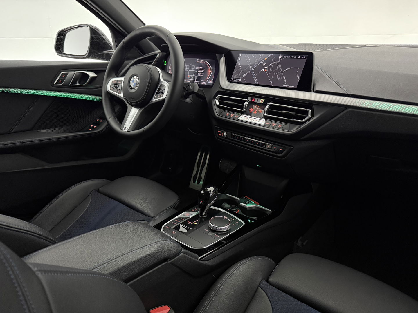 BMW 1-serie 118i M-sport | Sfeerverl. | Virtual | Carplay | Cruise | Parkeersens | LED | NAP