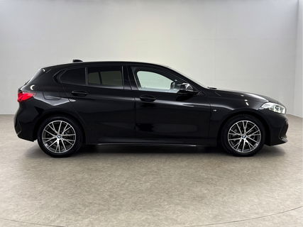 BMW 1-serie 118i M-sport | Sfeerverl. | Virtual | Carplay | Cruise | Parkeersens | LED | NAP