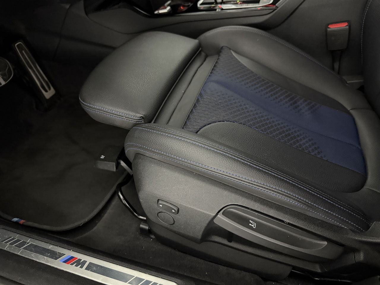 BMW 1-serie 118i M-sport | Sfeerverl. | Virtual | Carplay | Cruise | Parkeersens | LED | NAP