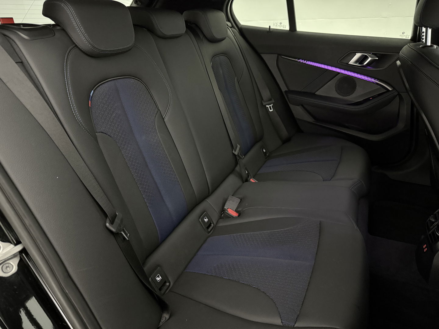 BMW 1-serie 118i M-sport | Sfeerverl. | Virtual | Carplay | Cruise | Parkeersens | LED | NAP