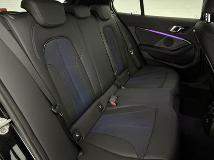 BMW 1-serie 118i M-sport | Sfeerverl. | Virtual | Carplay | Cruise | Parkeersens | LED | NAP