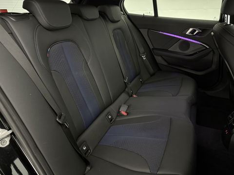 BMW 1-serie 118i M-sport | Sfeerverl. | Virtual | Carplay | Cruise | Parkeersens | LED | NAP