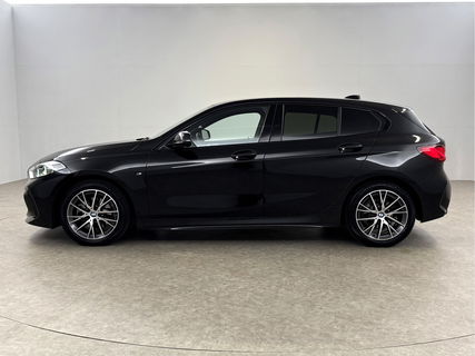 BMW 1-serie 118i M-sport | Sfeerverl. | Virtual | Carplay | Cruise | Parkeersens | LED | NAP