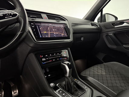 Volkswagen Tiguan 1.4 TSI eHybrid 225PK R-Line | Sfeerverl. | Virtual | 360° | Trekh | IQ Light | Carplay