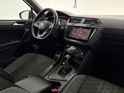 Volkswagen Tiguan 1.4 TSI eHybrid 225PK R-Line | Sfeerverl. | Virtual | 360° | Trekh | IQ Light | Carplay