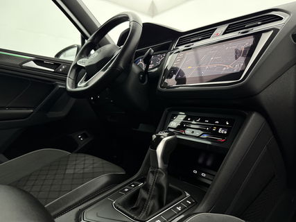Volkswagen Tiguan 1.4 TSI eHybrid 225PK R-Line | Sfeerverl. | Virtual | 360° | Trekh | IQ Light | Carplay