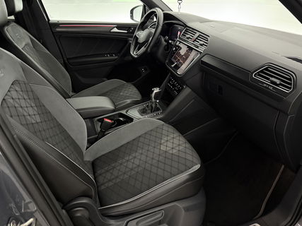Volkswagen Tiguan 1.4 TSI eHybrid 225PK R-Line | Sfeerverl. | Virtual | 360° | Trekh | IQ Light | Carplay