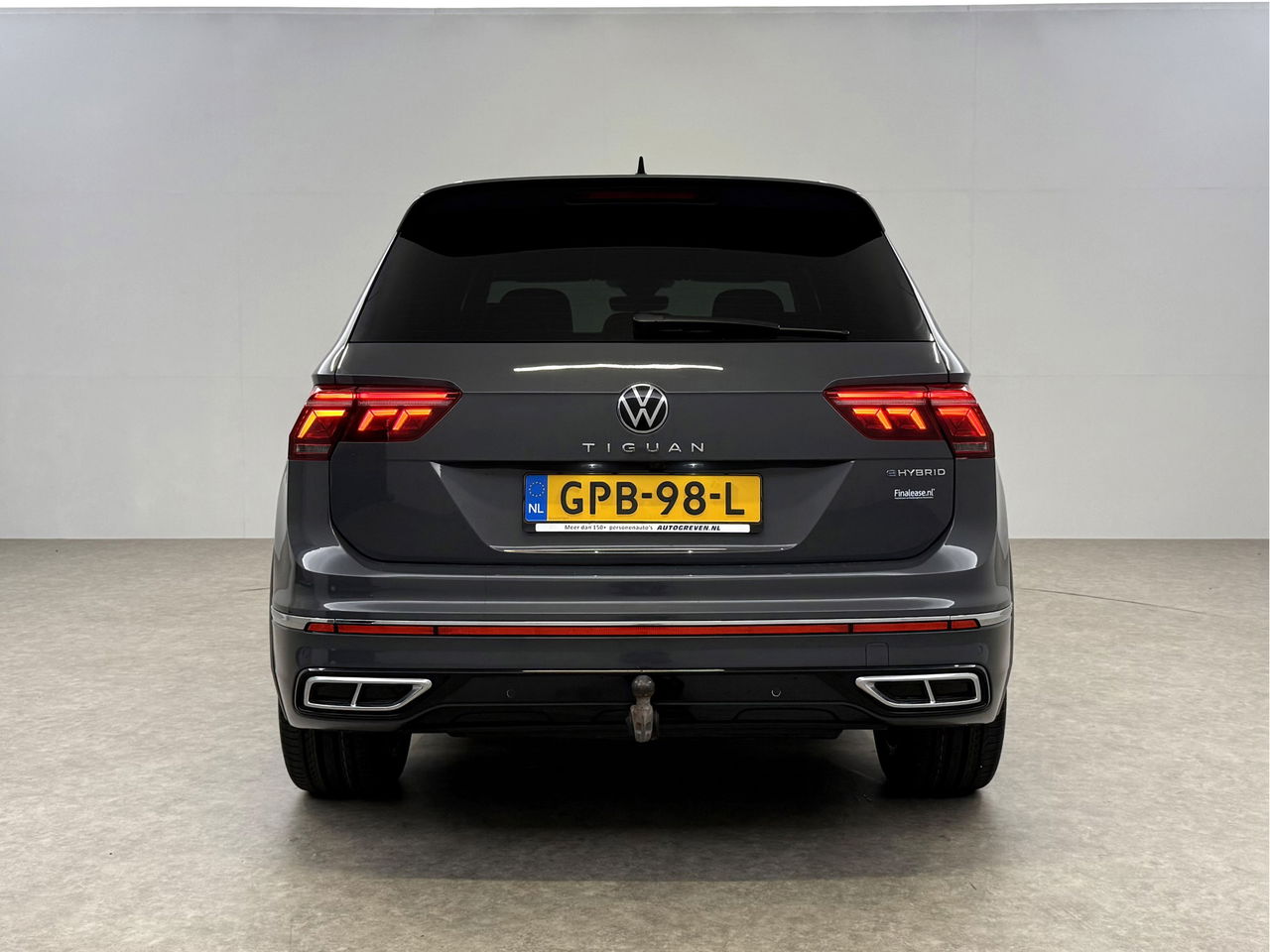 Volkswagen Tiguan 1.4 TSI eHybrid 225PK R-Line | Sfeerverl. | Virtual | 360° | Trekh | IQ Light | Carplay