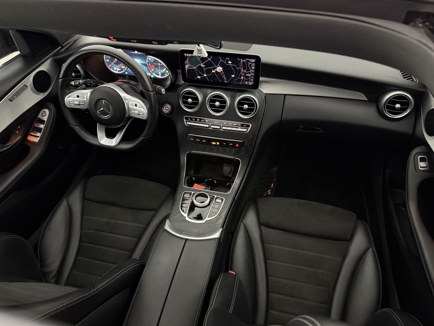 Mercedes-Benz C-Klasse 180 AMG | Pano | Virtual | Camera | LED | Cruise | Navigatie | NAP