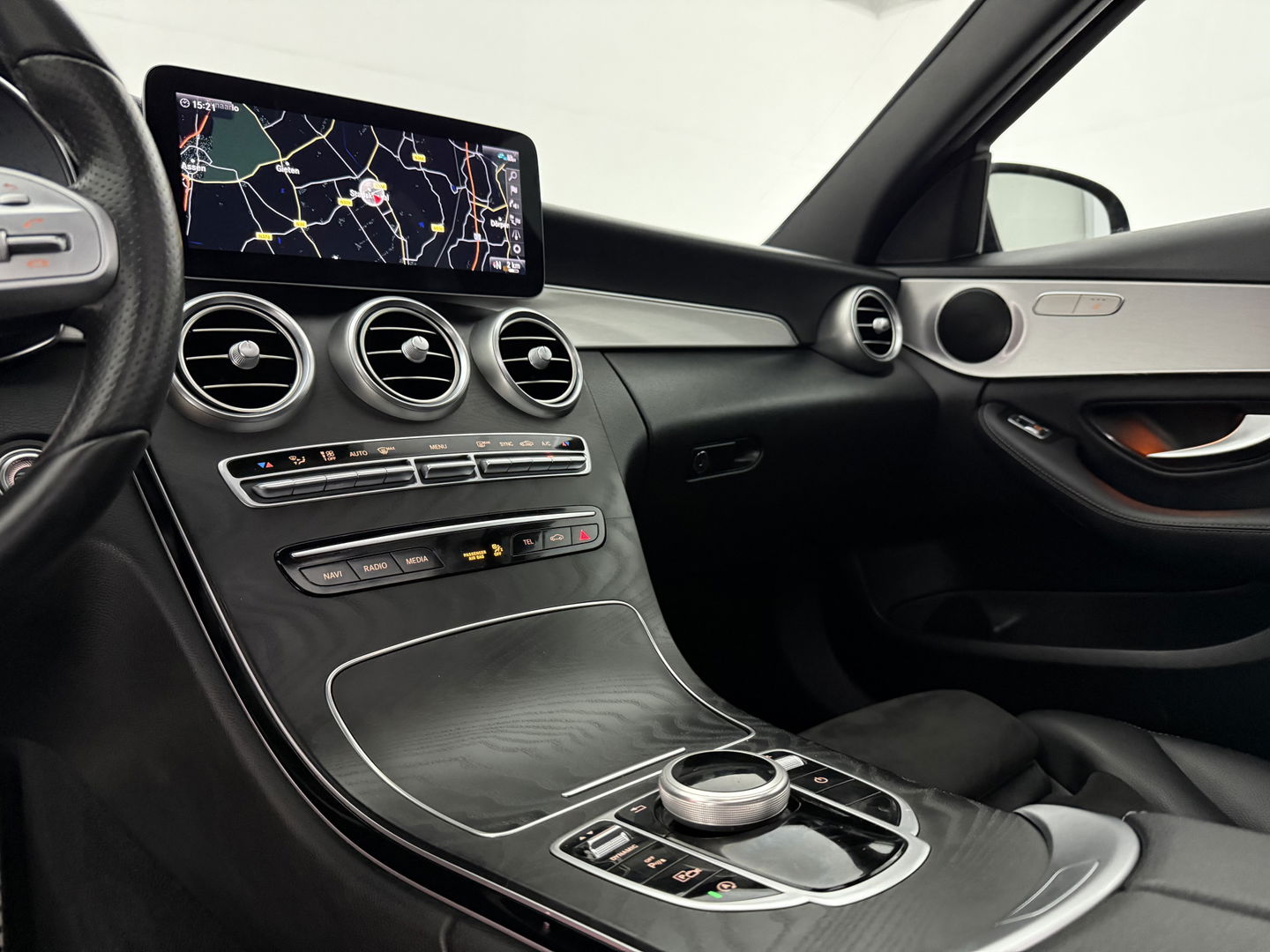 Mercedes-Benz C-Klasse 180 AMG | Pano | Virtual | Camera | LED | Cruise | Navigatie | NAP