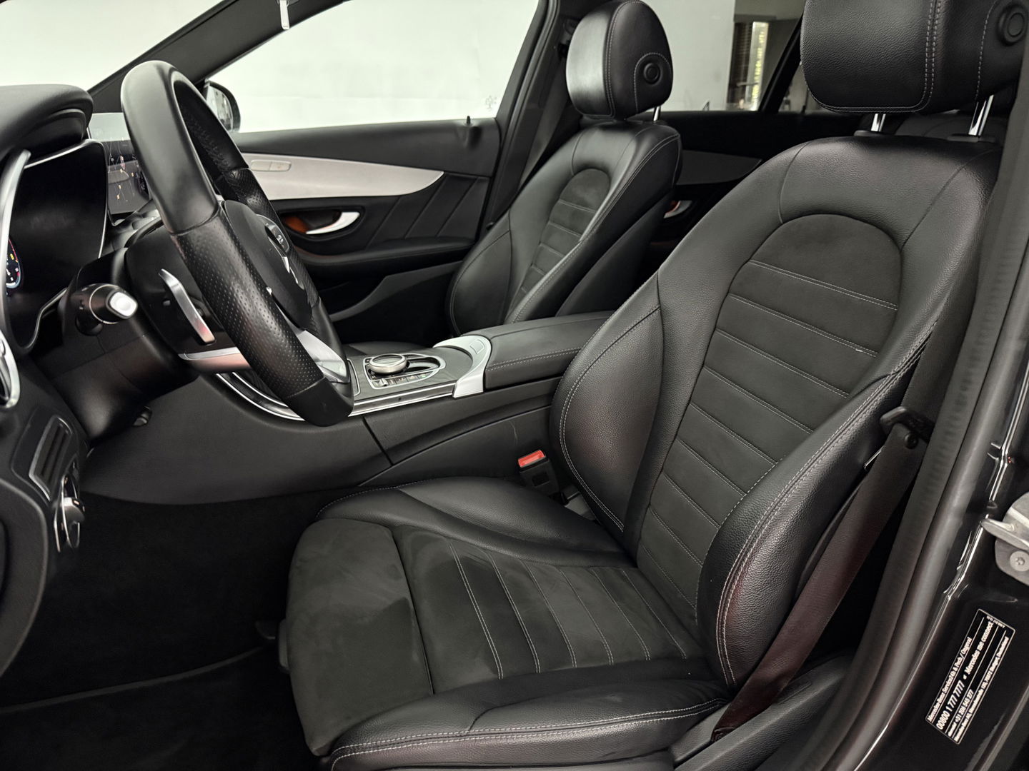 Mercedes-Benz C-Klasse 180 AMG | Pano | Virtual | Camera | LED | Cruise | Navigatie | NAP