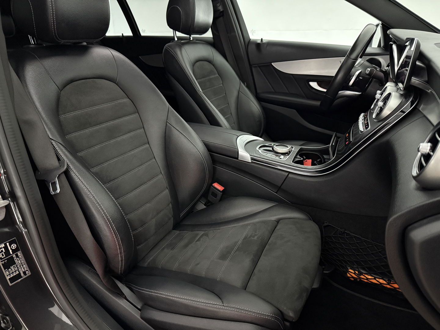 Mercedes-Benz C-Klasse 180 AMG | Pano | Virtual | Camera | LED | Cruise | Navigatie | NAP