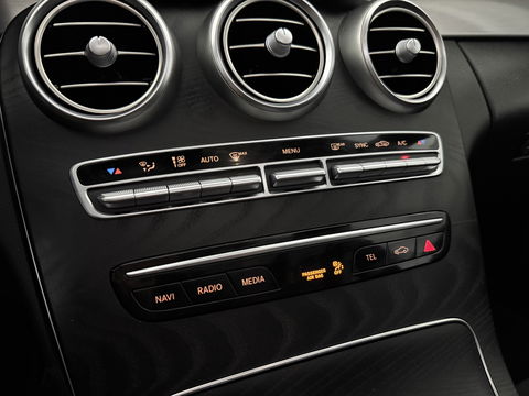 Mercedes-Benz C-Klasse 180 AMG | Pano | Virtual | Camera | LED | Cruise | Navigatie | NAP