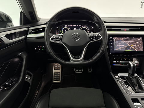 Volkswagen Arteon Shooting Brake 1.4 TSI eHybrid R-Line | Pano | Sfeerverl. | HUD | Virtual | Trekh. | Stoelmassage l LED | Carplay | Camera