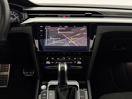 Volkswagen Arteon Shooting Brake 1.4 TSI eHybrid R-Line | Pano | Sfeerverl. | HuD | Virtual | Trekh. | LED | Carplay | Camera