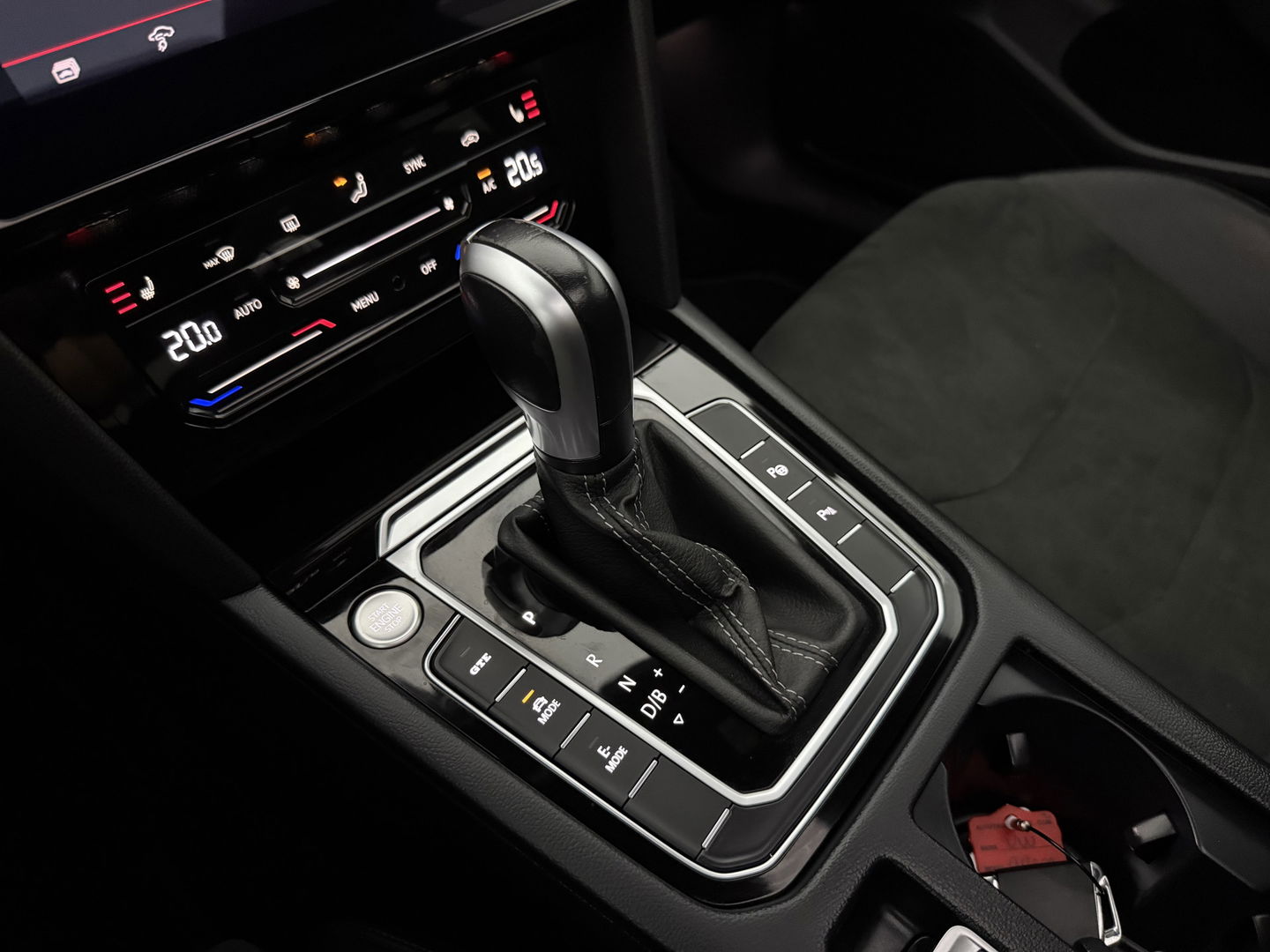 Volkswagen Arteon Shooting Brake 1.4 TSI eHybrid R-Line | Pano | Sfeerverl. | HUD | Virtual | Trekh. | Stoelmassage l LED | Carplay | Camera