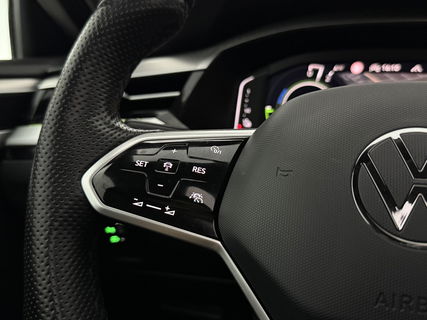 Volkswagen Arteon Shooting Brake 1.4 TSI eHybrid R-Line | Pano | Sfeerverl. | HuD | Virtual | Trekh. | LED | Carplay | Camera
