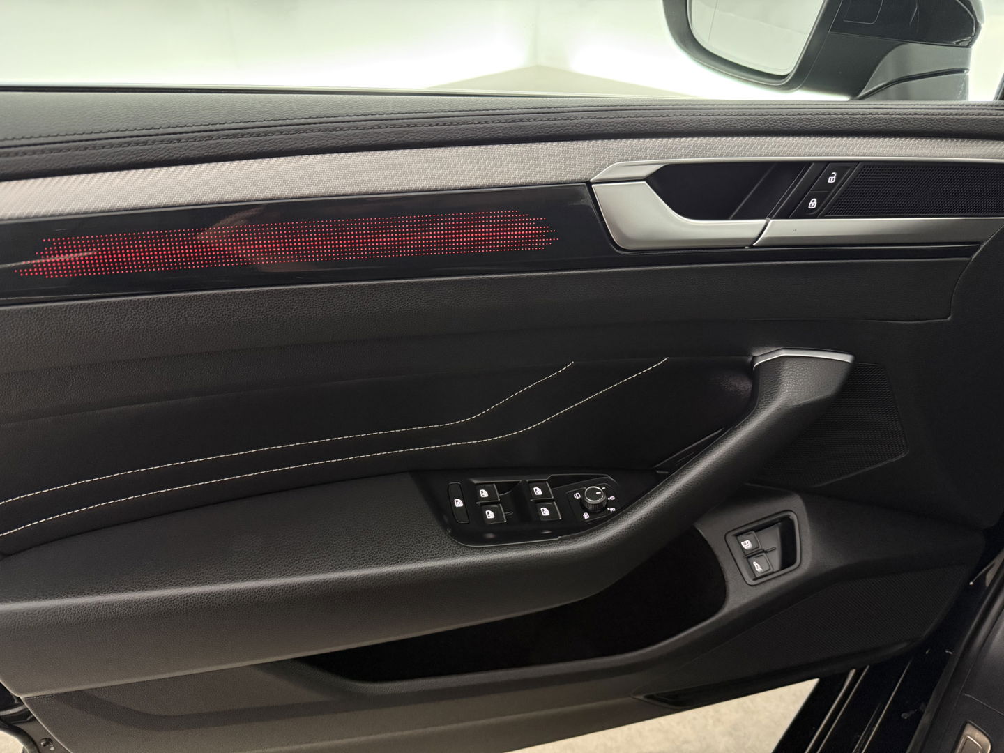 Volkswagen Arteon Shooting Brake 1.4 TSI eHybrid R-Line | Pano | Sfeerverl. | HUD | Virtual | Trekh. | Stoelmassage l LED | Carplay | Camera