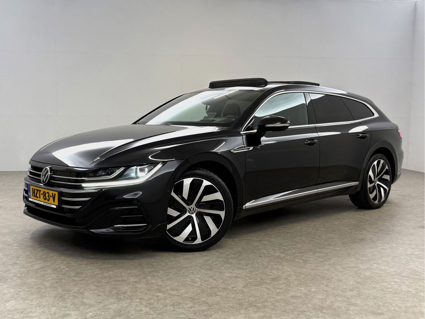Volkswagen Arteon Shooting Brake 1.4 TSI eHybrid R-Line | Pano | Sfeerverl. | HUD | Virtual | Trekh. | Stoelmassage l LED | Carplay | Camera