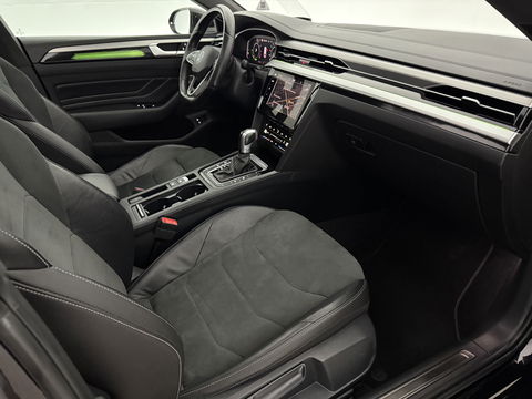 Volkswagen Arteon Shooting Brake 1.4 TSI eHybrid R-Line | Pano | Sfeerverl. | HUD | Virtual | Trekh. | Stoelmassage l LED | Carplay | Camera