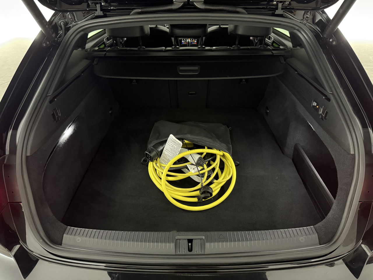 Volkswagen Arteon Shooting Brake 1.4 TSI eHybrid R-Line | Pano | Sfeerverl. | HuD | Virtual | Trekh. | LED | Carplay | Camera