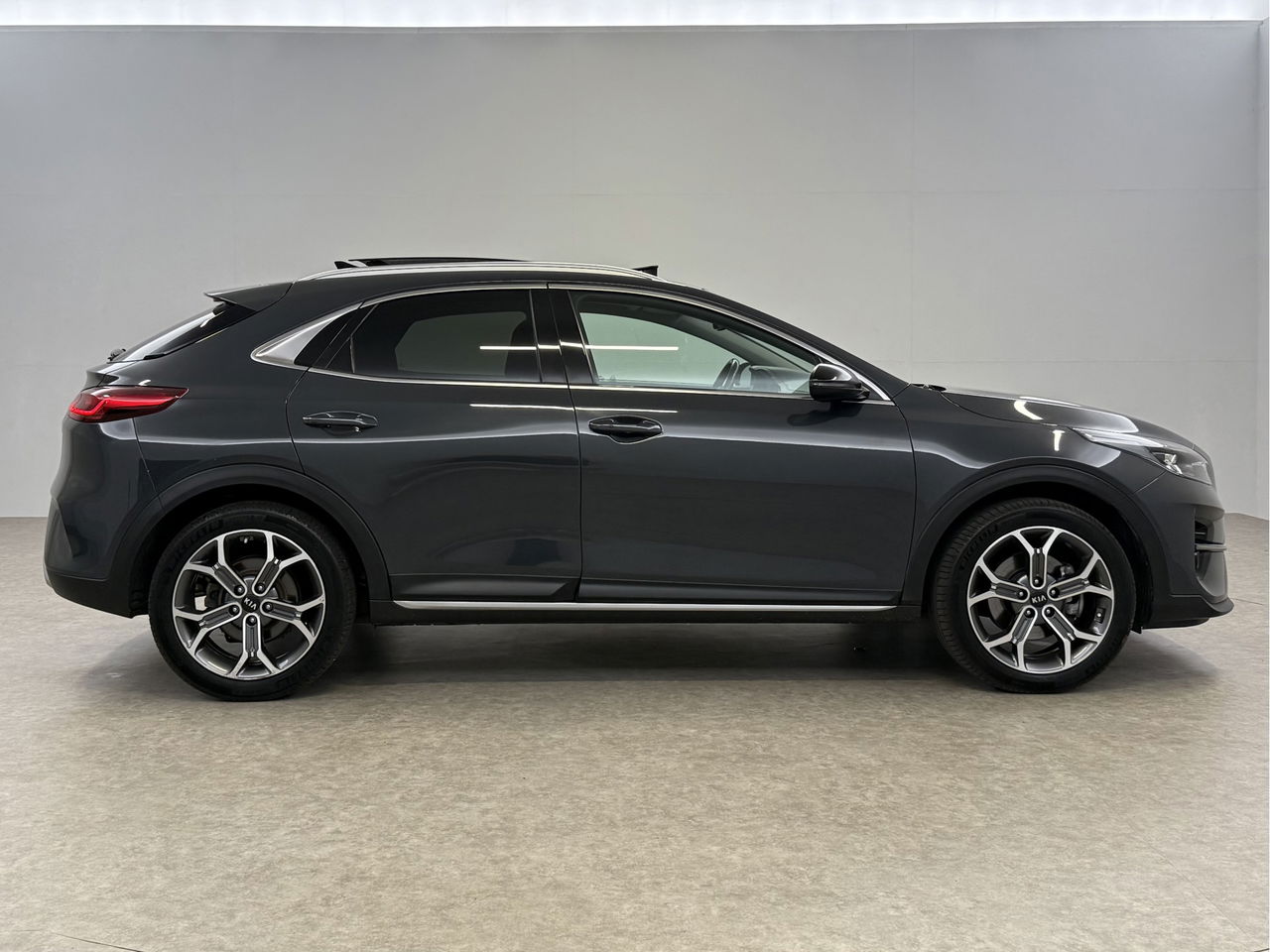 Kia Xceed 1.6 GDi PHEV ExecutiveLine | Pano | Virtual | Trekh | Camera | Carplay | Leder | NAP